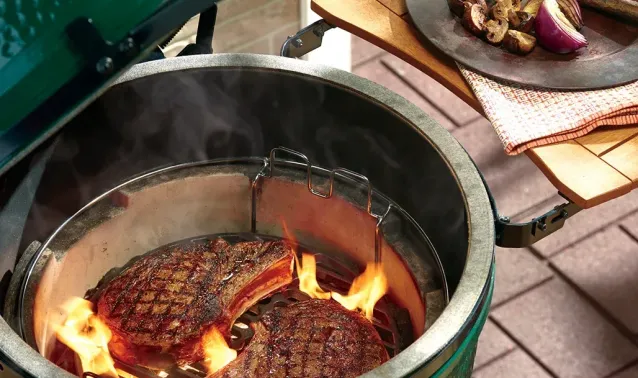 Big Green Egg with Steaks